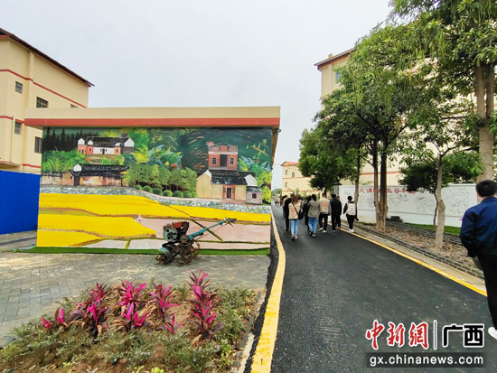 贵港覃塘街道龙凤村杨屋屯：风貌塑形 产业做实
