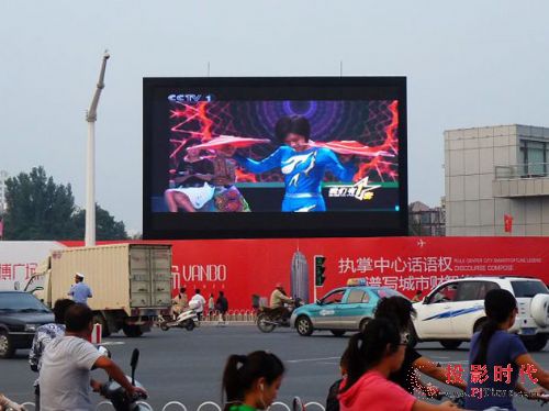 艾斯威承建太原鼓城广场户外p10全彩led显示屏项目