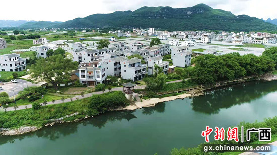 桂林灵川县大圩镇学史力行 党员干部助力乡村振兴