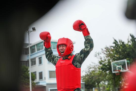 武警广西来宾支队官兵“拳”力以赴 进行搏击对抗训