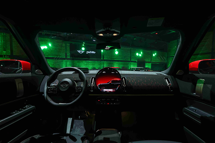 以JCW之名,全新MINI JCW COUNTRYMAN正式上市,售价39.98万元!