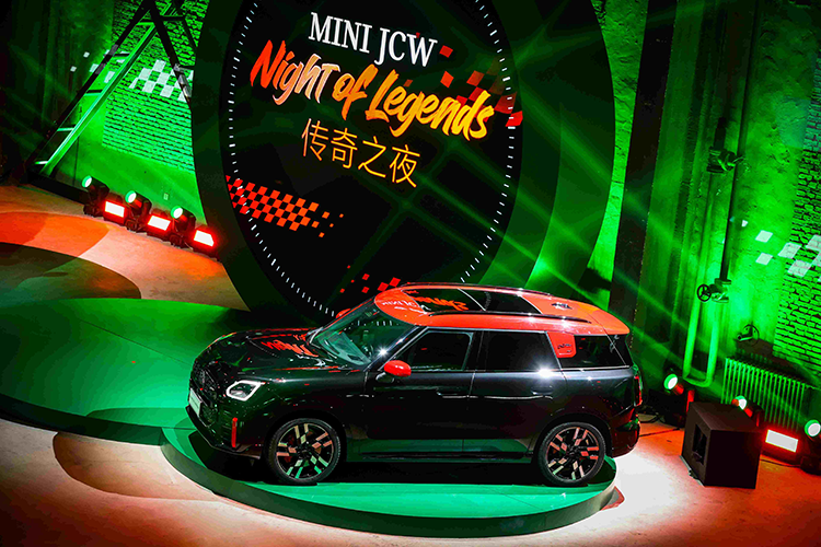以JCW之名,全新MINI JCW COUNTRYMAN正式上市,售价39.98万元!