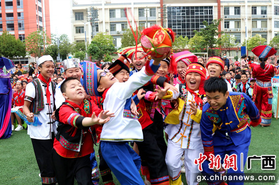 广西-东盟经开区营造民族团结进步宣传月浓厚氛围