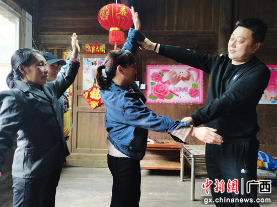 桂林临桂区驻村书记宋冬生：走在大山里的“领舞书记”