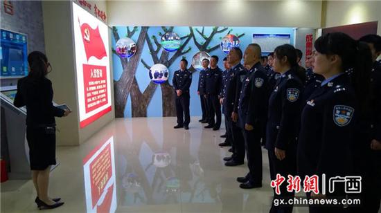 贺州八步公安助推警示教育走“新”更走“心”