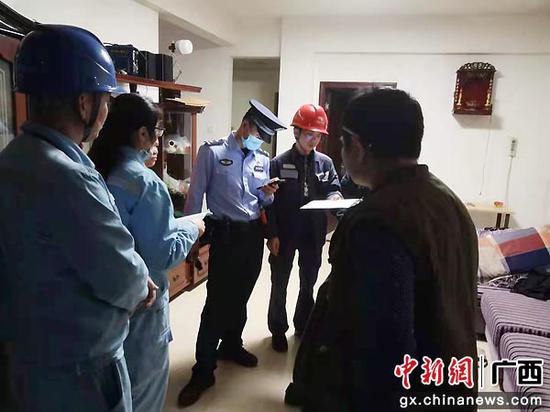 崇左凭祥警电联动营造和谐用电氛围