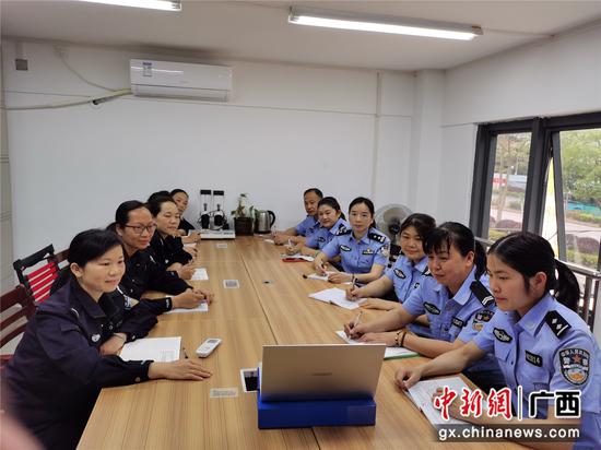 梧州龙圩户政“四个一”工作机制为民服务履承诺