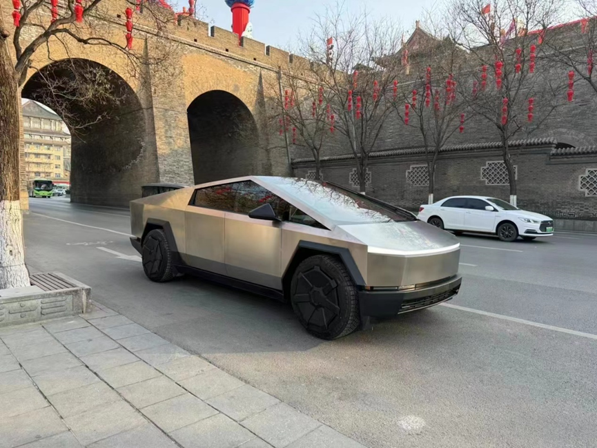 能上太空的Cybertruck，却在中国难上路