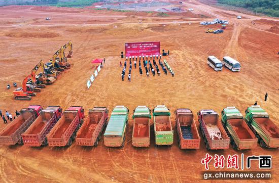 横县14个重大项目集中开工 项目建设赢得“开门红”