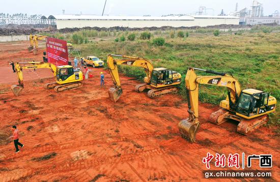 横县14个重大项目集中开工 项目建设赢得“开门红”