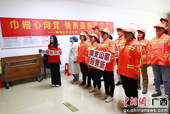中建四局三公司开展关爱环卫女工活动 致敬巾帼奋斗者