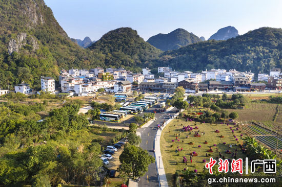 广西阳朔县乡村风貌改造经验亮相全国“两会”