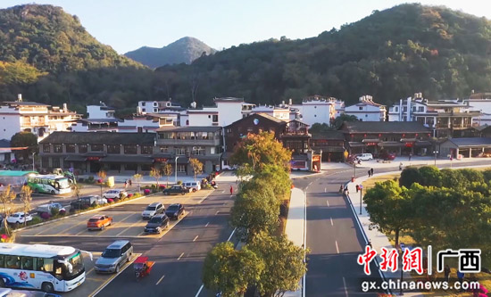 自治区农村人居环境整治三年行动工作考核阳朔县获评优秀