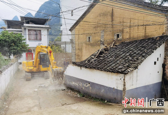 广西阳朔县“三突出”助推“两高”沿线乡村风貌提升