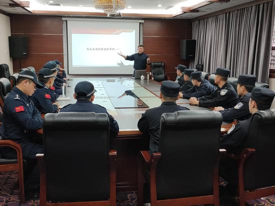 公安部特聘警务实战教官到贺州市昭平县开展“送教上门”