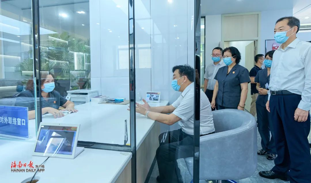 冯飞：在推动政法工作高质量发展上走在前作表率