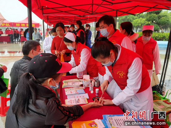 贵港市学雷锋志愿服务月集中活动启动