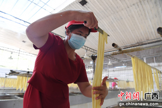 “腐竹西施”带领群众走上致富路