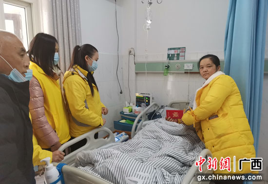 广西平乐县学雷锋志愿服务月暨爱国主义教育活动启动