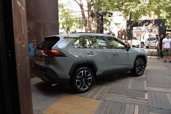 全新RAV4荣放开启预定 预计10月份上市