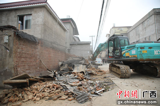 桂林象山区推进“三清三拆” 快马加鞭建设美丽家园